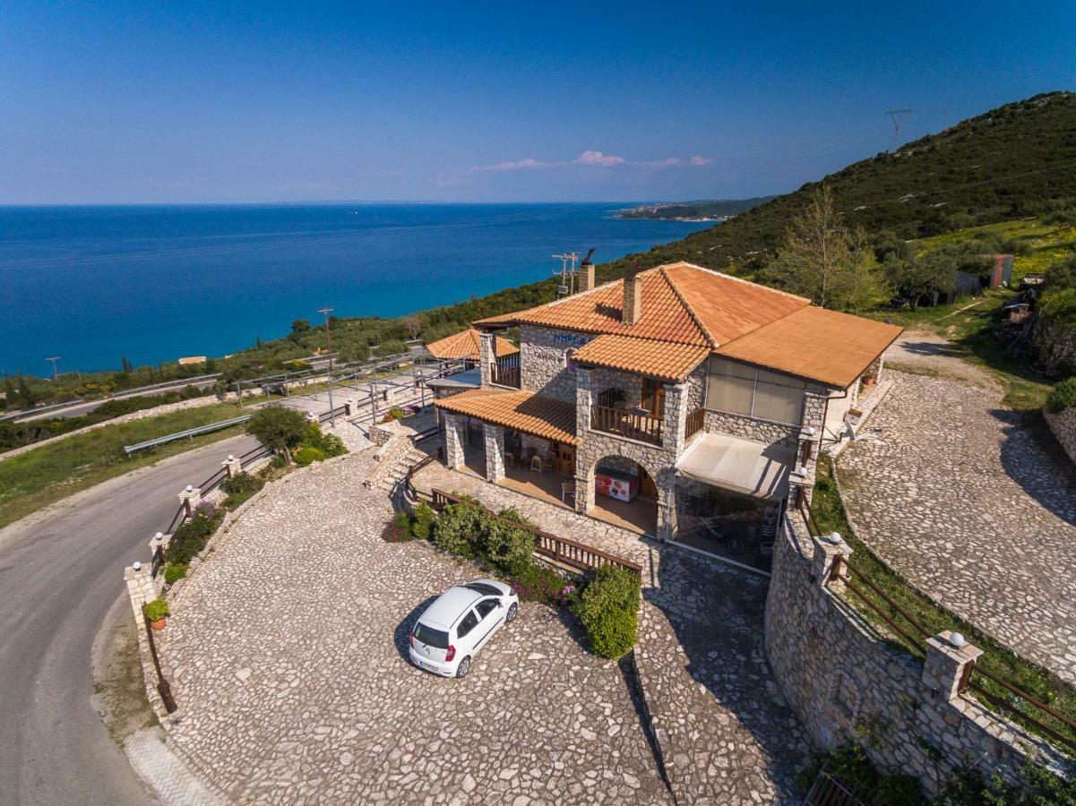 Nireas : Stone Villa Orthoniai Exterior foto