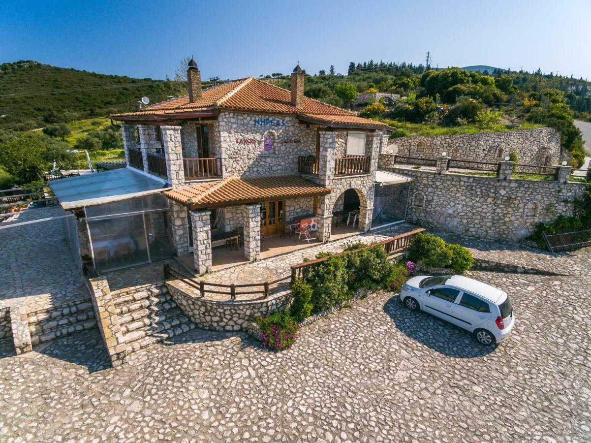 Nireas : Stone Villa Orthoniai Exterior foto